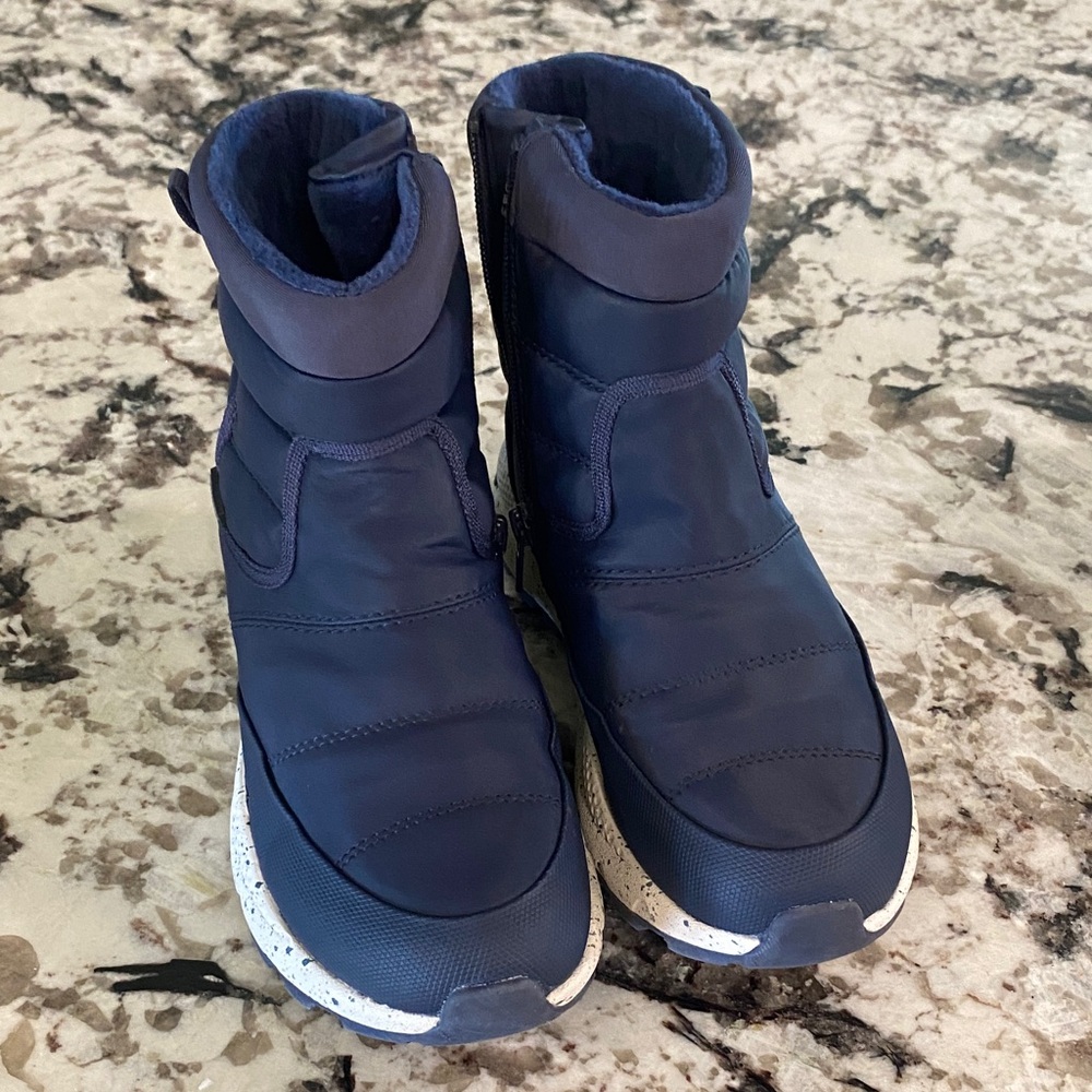 BareTraps Deep Blue Winter Boots